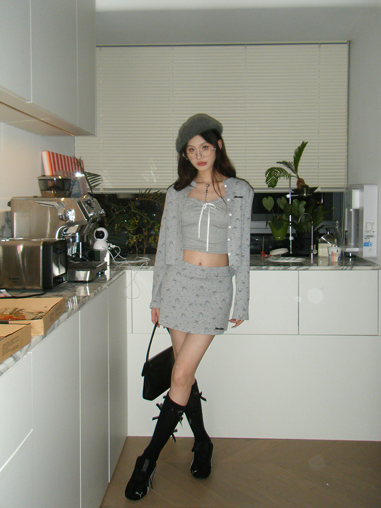 Spicy Girl Bow Tie Set Women's Casual Long Sleeve Cardigan and Slim Fit Bodycon Short Skirt for Autumn Fashion Spicy Girl Bow Tie Set Women's Casual Long Sleeve Cardigan and Slim Fit Bodycon Short Skirt for Autumn Fashion