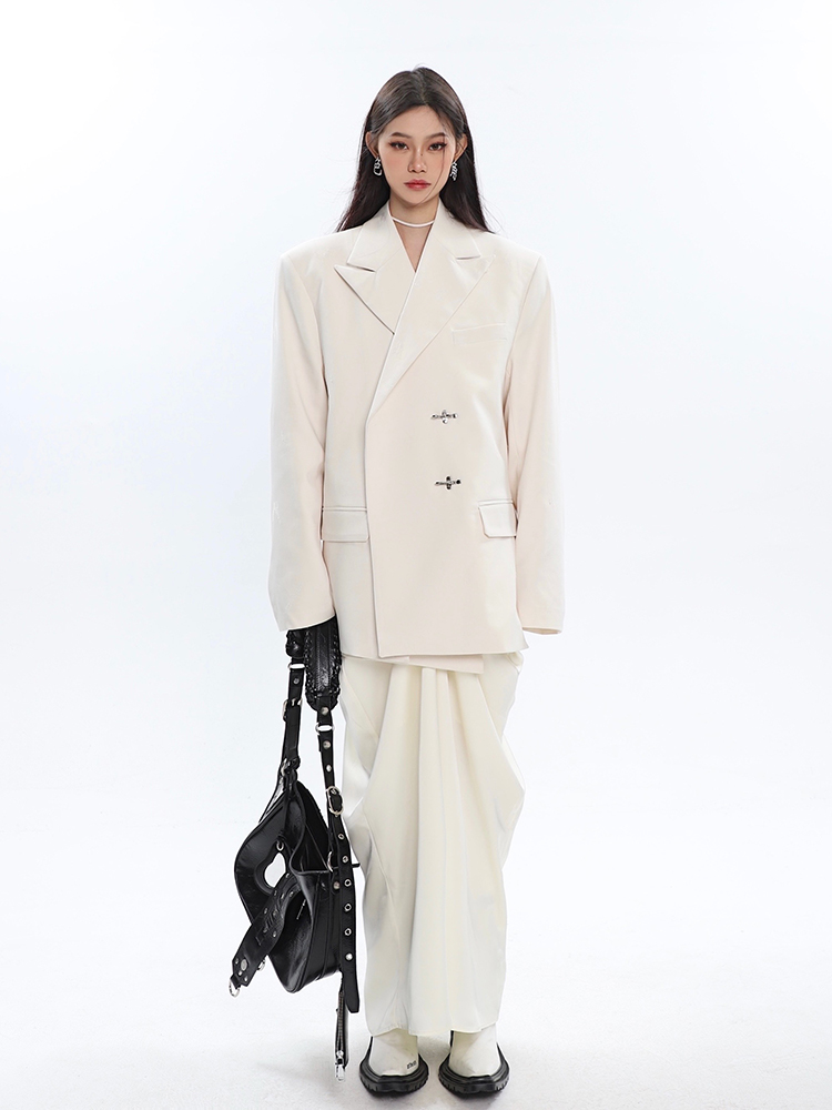 Spliced High-End Suit Jacket for Women with Metal Buckle Detail - Spring Fashion Outerwear Spliced High-End Suit Jacket for Women with Metal Buckle Detail - Spring Fashion Outerwear