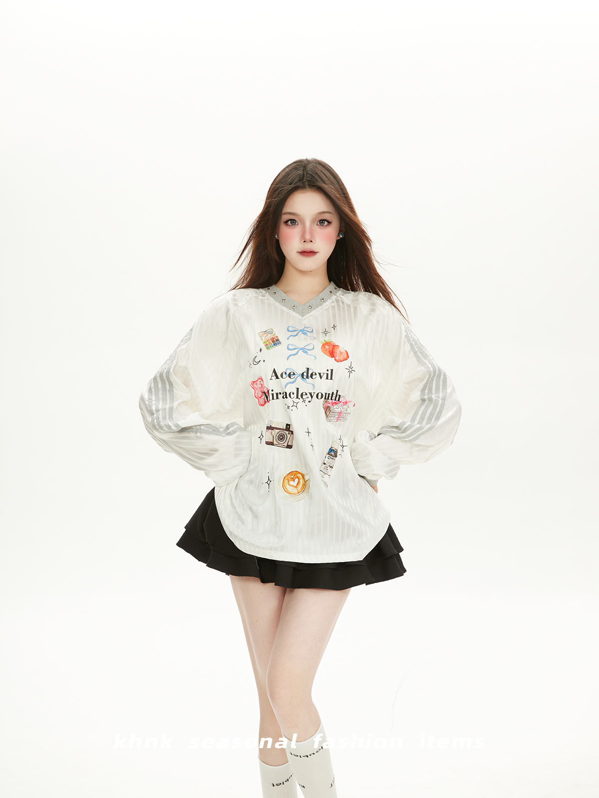 Sporty White Vertical Striped Long Sleeve T-Shirt with Satin Collar and Studded Playful Print - High-End Women's Baseball Tee