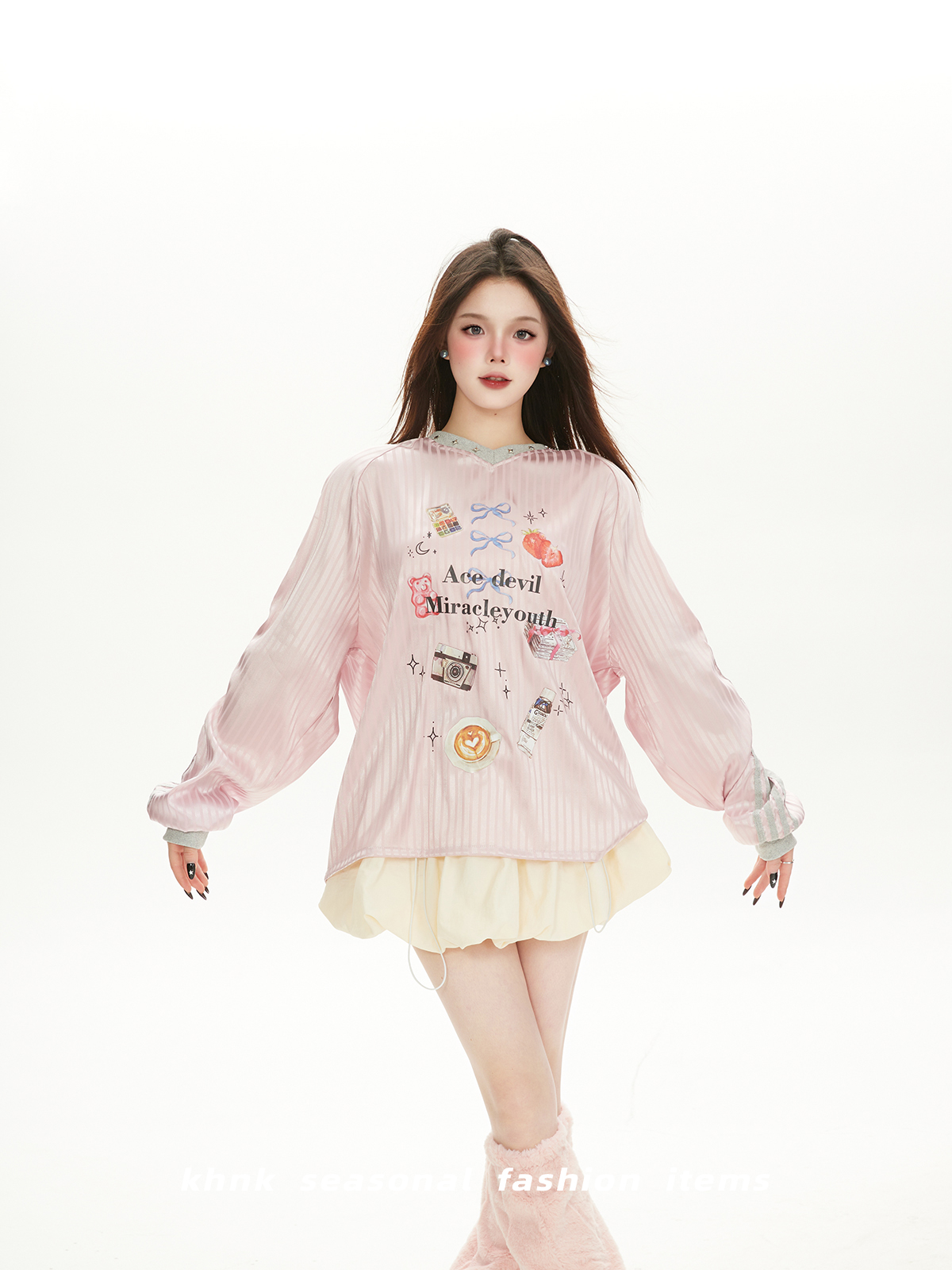 Sporty White Vertical Striped Long Sleeve T-Shirt with Satin Collar and Studded Playful Print - High-End Women's Baseball Tee Sporty White Vertical Striped Long Sleeve T-Shirt with Satin Collar and Studded Playful Print - High-End Women's Baseball Tee