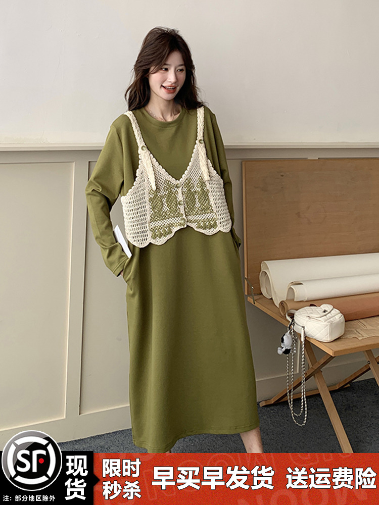 Spring 2025 Women's Knitted Patchwork Faux Two-Piece Green Sweatshirt Dress, Loose Fit Long Dress with Slimming Style Spring 2025 Women's Knitted Patchwork Faux Two-Piece Green Sweatshirt Dress, Loose Fit Long Dress with Slimming Style