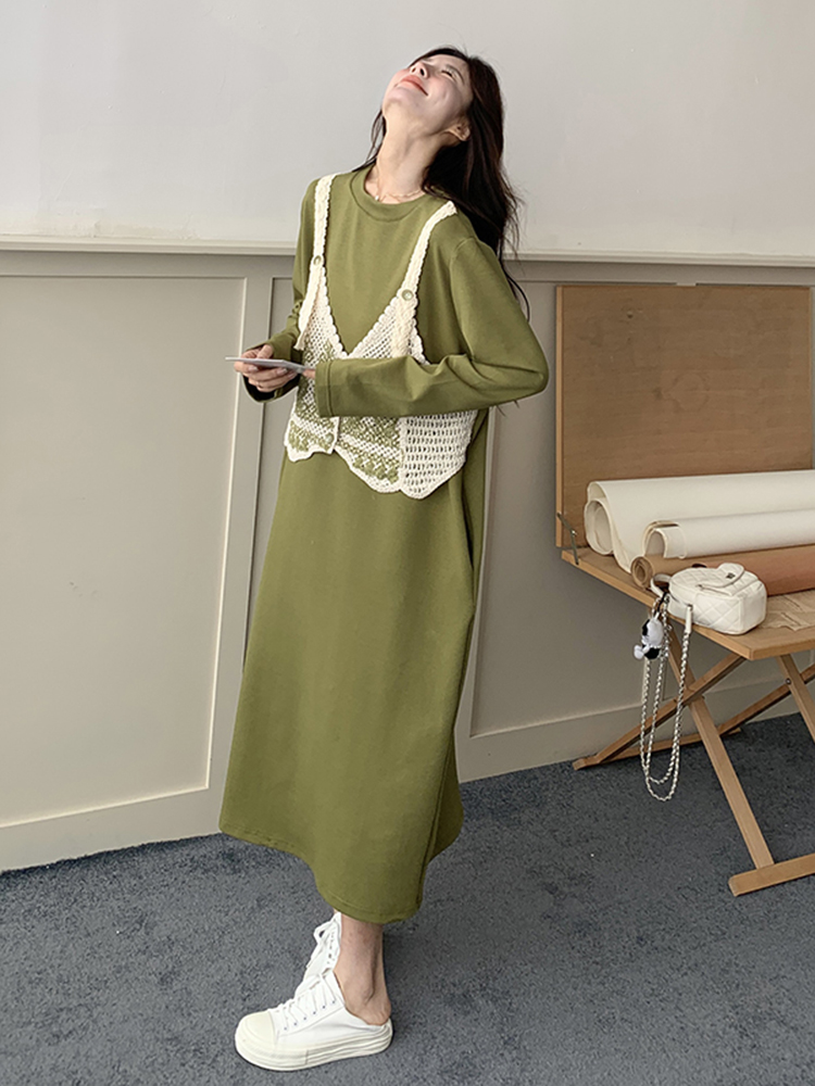 Spring 2025 Women's Knitted Patchwork Faux Two-Piece Green Sweatshirt Dress, Loose Fit Long Dress with Slimming Style Spring 2025 Women's Knitted Patchwork Faux Two-Piece Green Sweatshirt Dress, Loose Fit Long Dress with Slimming Style