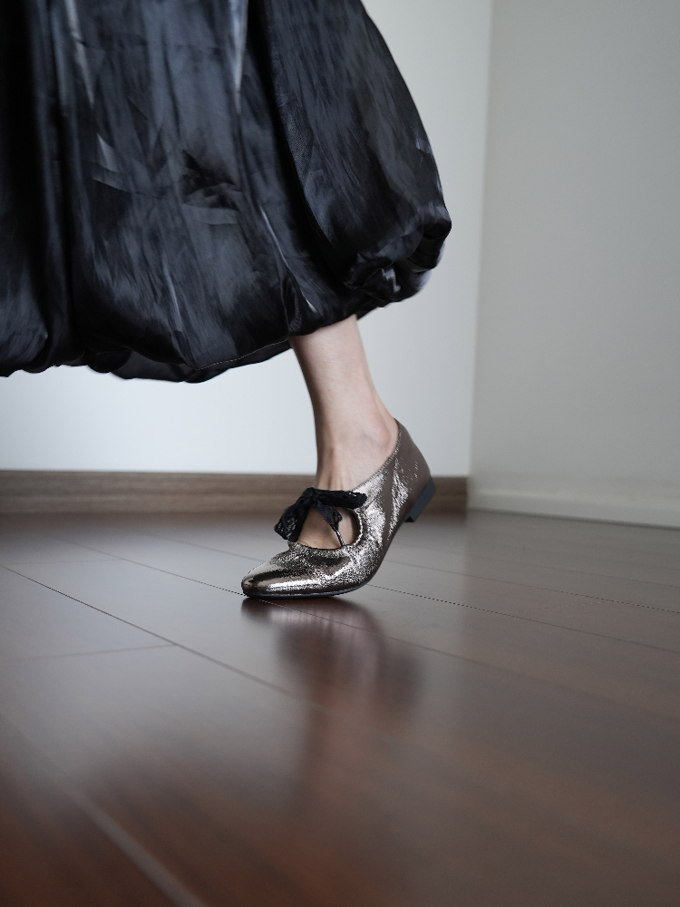 Spring Lace-Up Mary Jane Ballet Flats - Silver Low-Heeled Soft Shoes for Commuting - Stylish Everyday Footwear