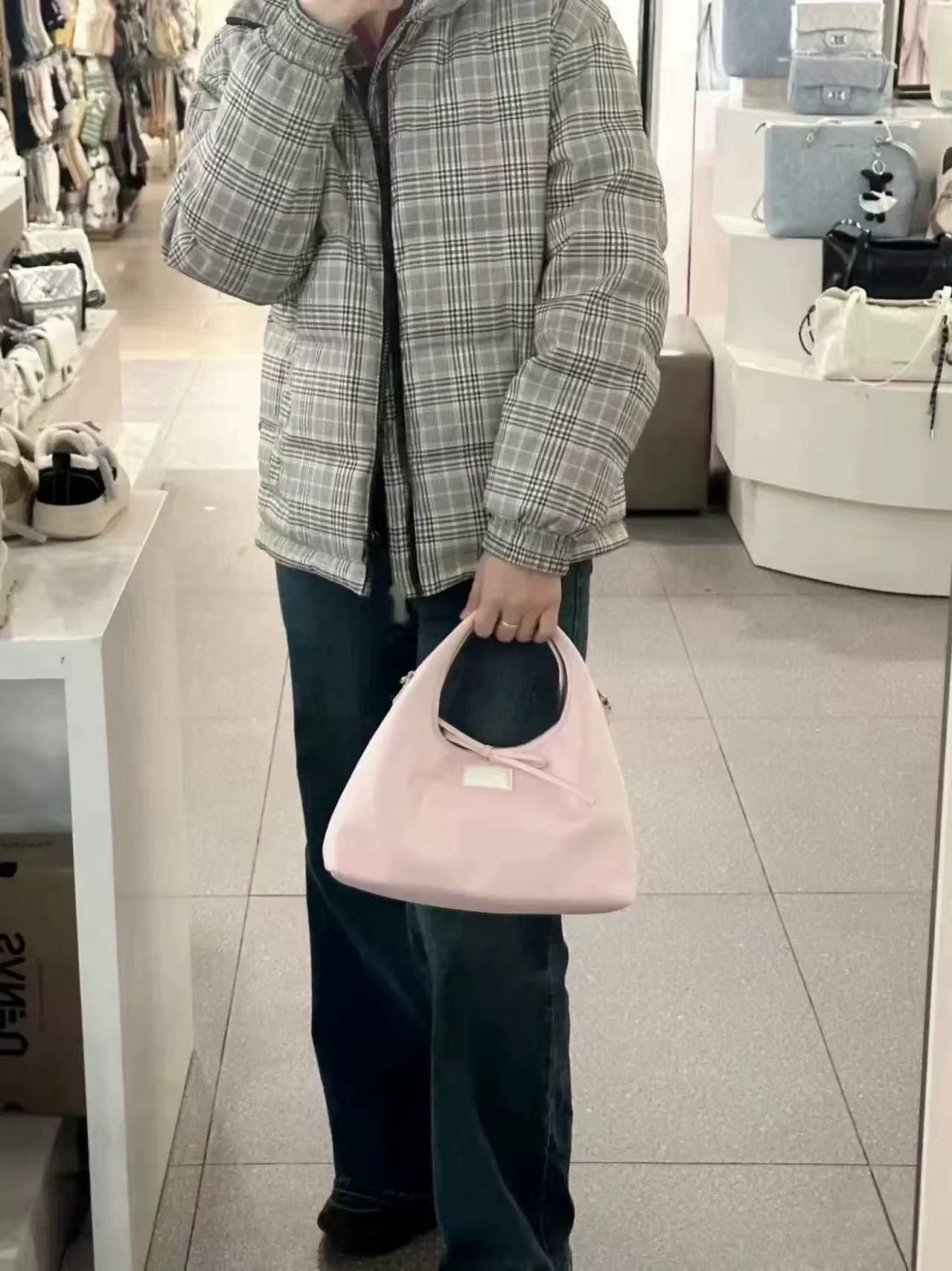 Spring Minimalist Korean Style Women's Handbag with Sweet Bow Tie - Casual Tote and Crossbody Wrist Bag Spring Minimalist Korean Style Women's Handbag with Sweet Bow Tie - Casual Tote and Crossbody Wrist Bag