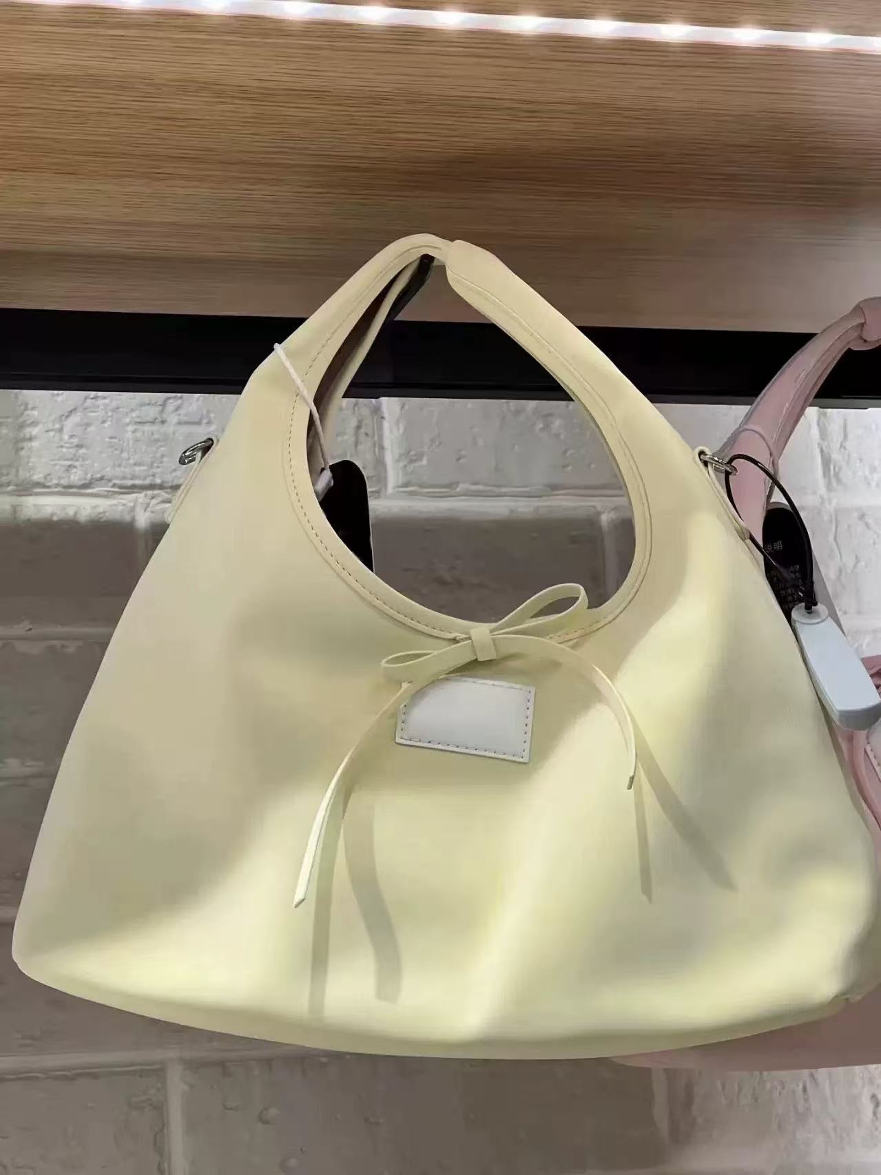 Spring Minimalist Korean Style Women's Handbag with Sweet Bow Tie - Casual Tote and Crossbody Wrist Bag Spring Minimalist Korean Style Women's Handbag with Sweet Bow Tie - Casual Tote and Crossbody Wrist Bag