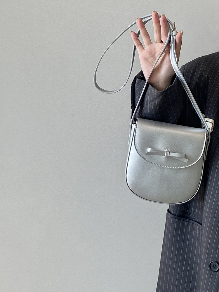 Spring Summer Women's Small Silver Crossbody Bag with Bow - Exquisite Niche Design for 2025