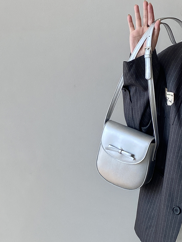 Spring Summer Women's Small Silver Crossbody Bag with Bow - Exquisite Niche Design for 2025
