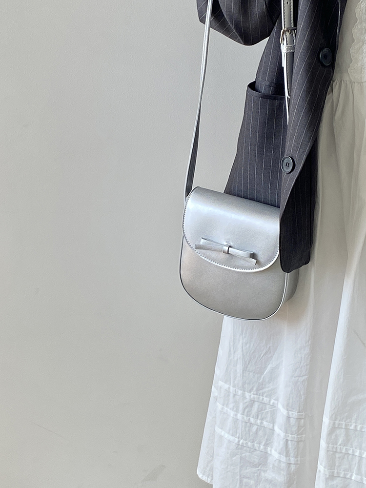 Spring Summer Women's Small Silver Crossbody Bag with Bow - Exquisite Niche Design for 2025 Spring Summer Women's Small Silver Crossbody Bag with Bow - Exquisite Niche Design for 2025