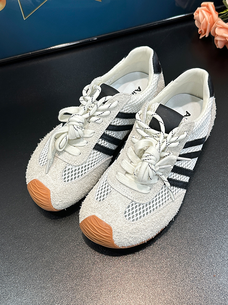 Spring/Summer 2025 Matte Genuine Leather Hollow Mesh Color-Block Height-Increasing Training Shoes for Women - Sporty Casual Style Spring/Summer 2025 Matte Genuine Leather Hollow Mesh Color-Block Height-Increasing Training Shoes for Women - Sporty Casual Style