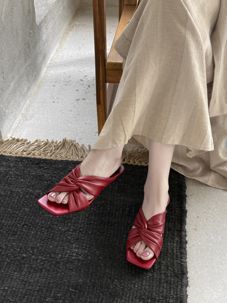 Square-Toe Open-Toe Cross-Twist Slip-On Wedge Sandals for Women - Summer Evening Breeze Outdoor Style Square-Toe Open-Toe Cross-Twist Slip-On Wedge Sandals for Women - Summer Evening Breeze Outdoor Style