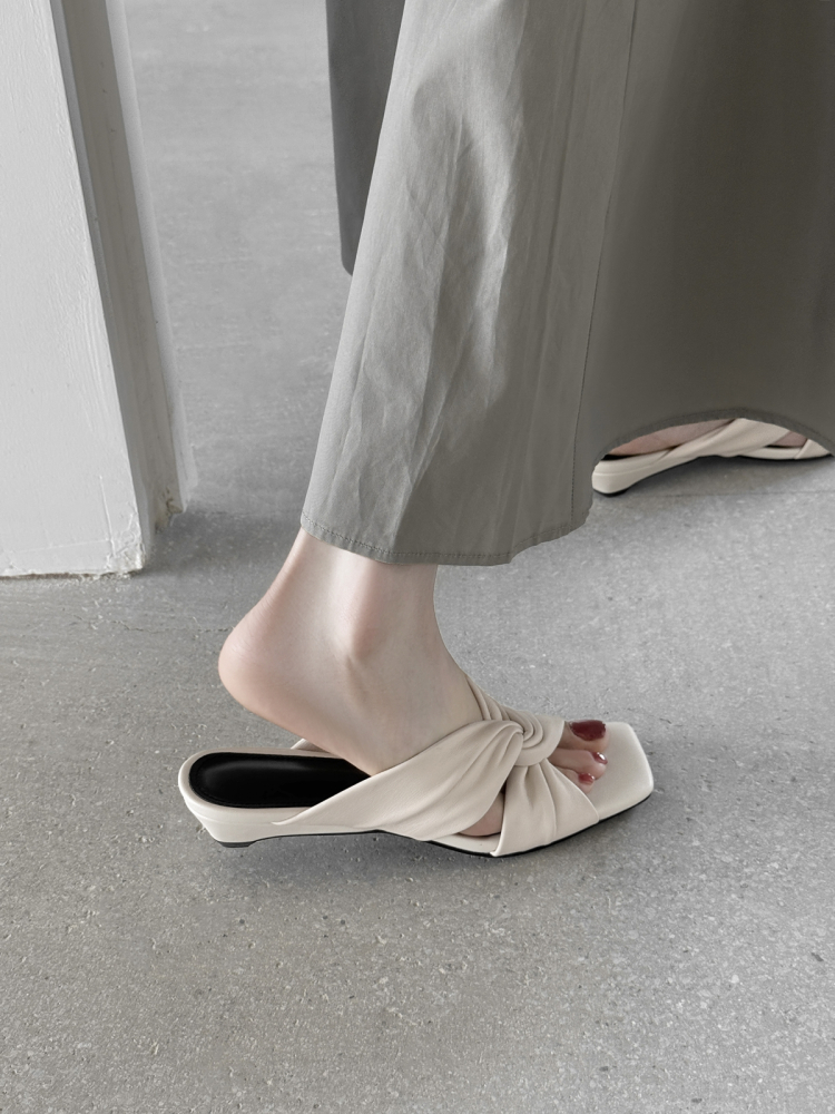 Square-Toe Open-Toe Cross-Twist Slip-On Wedge Sandals for Women - Summer Evening Breeze Outdoor Style Square-Toe Open-Toe Cross-Twist Slip-On Wedge Sandals for Women - Summer Evening Breeze Outdoor Style