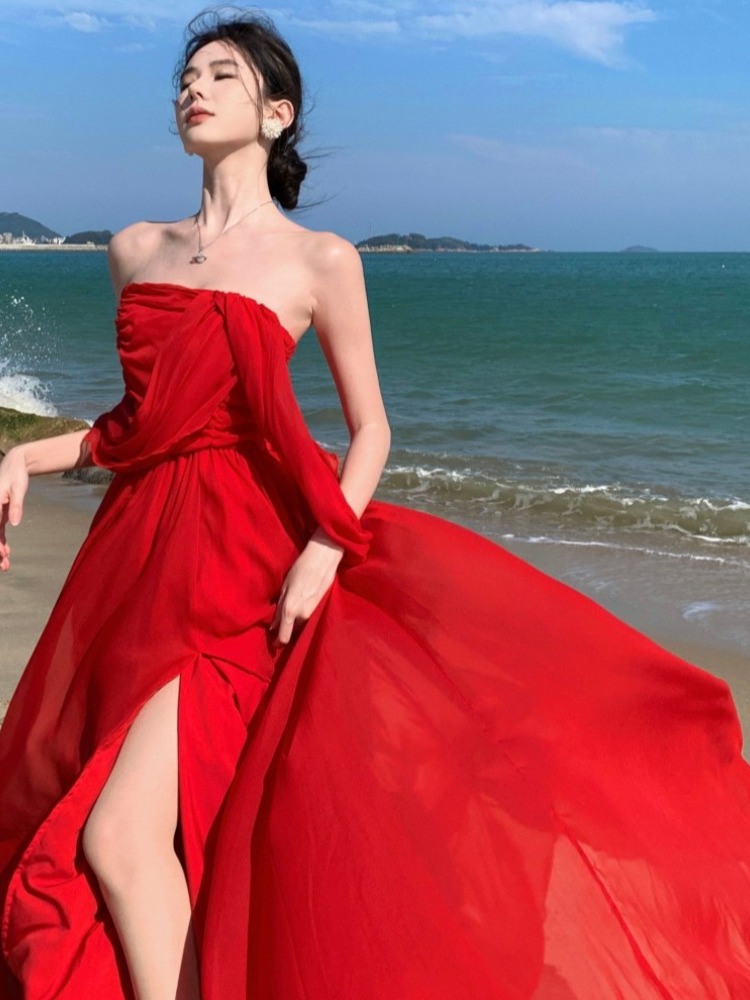 Strapless Long Vintage Red Dress with French Victorian Design, Perfect for Seaside Resorts and Desert Getaways