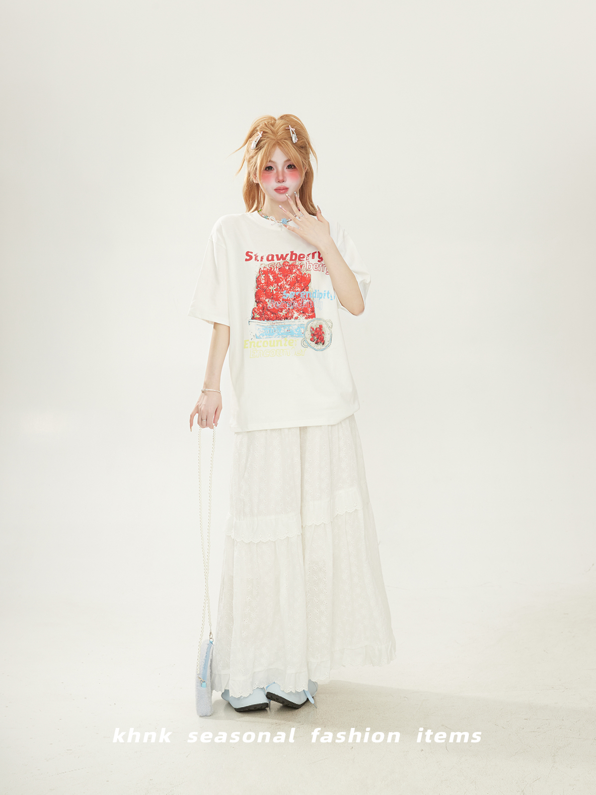 Strawberry Print Round Neck Short Sleeve Women's T-Shirt - 2025 Summer Loose White Top in Trendy Y2K Style Strawberry Print Round Neck Short Sleeve Women's T-Shirt - 2025 Summer Loose White Top in Trendy Y2K Style