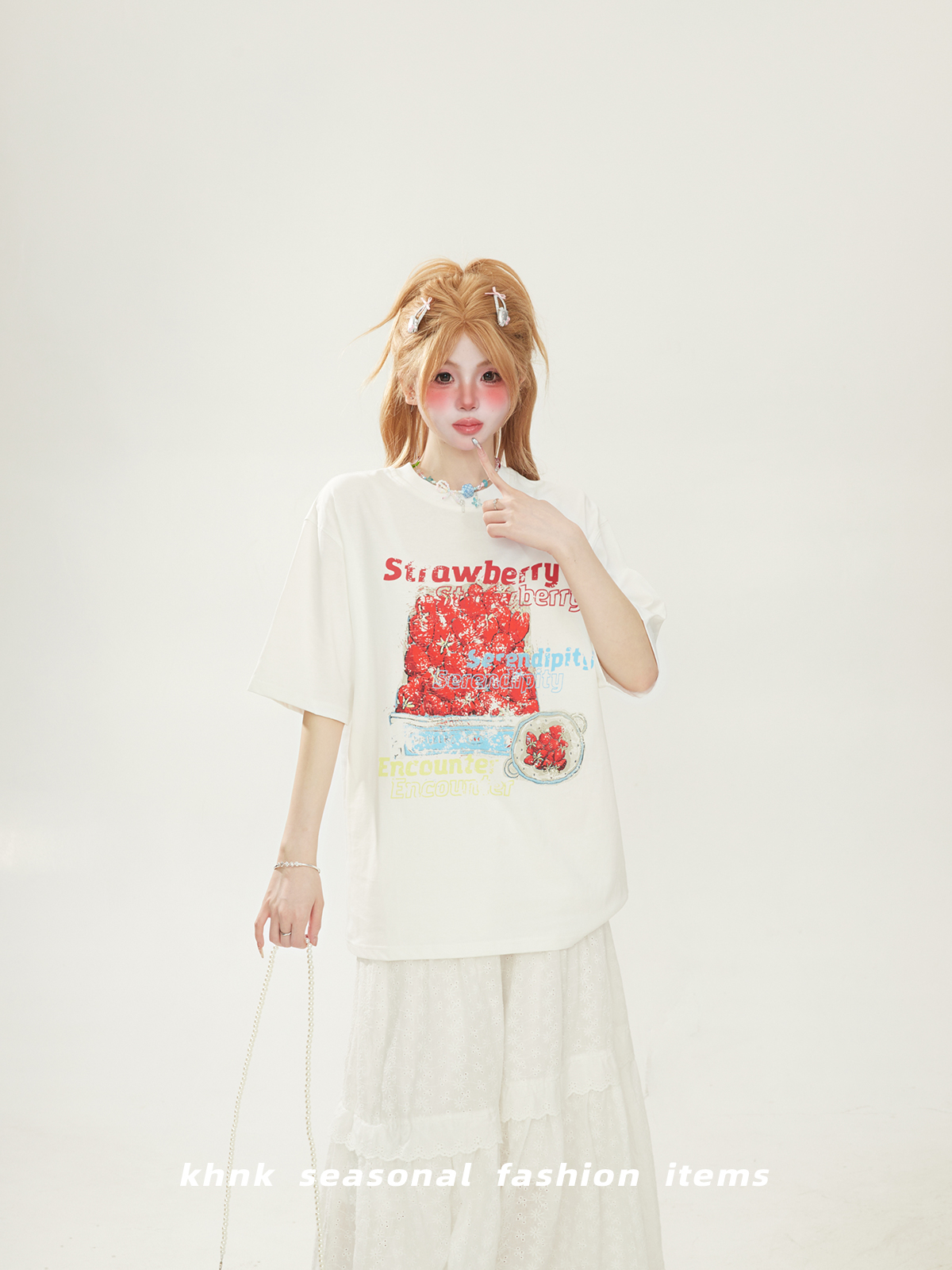 Strawberry Print Round Neck Short Sleeve Women's T-Shirt - 2025 Summer Loose White Top in Trendy Y2K Style