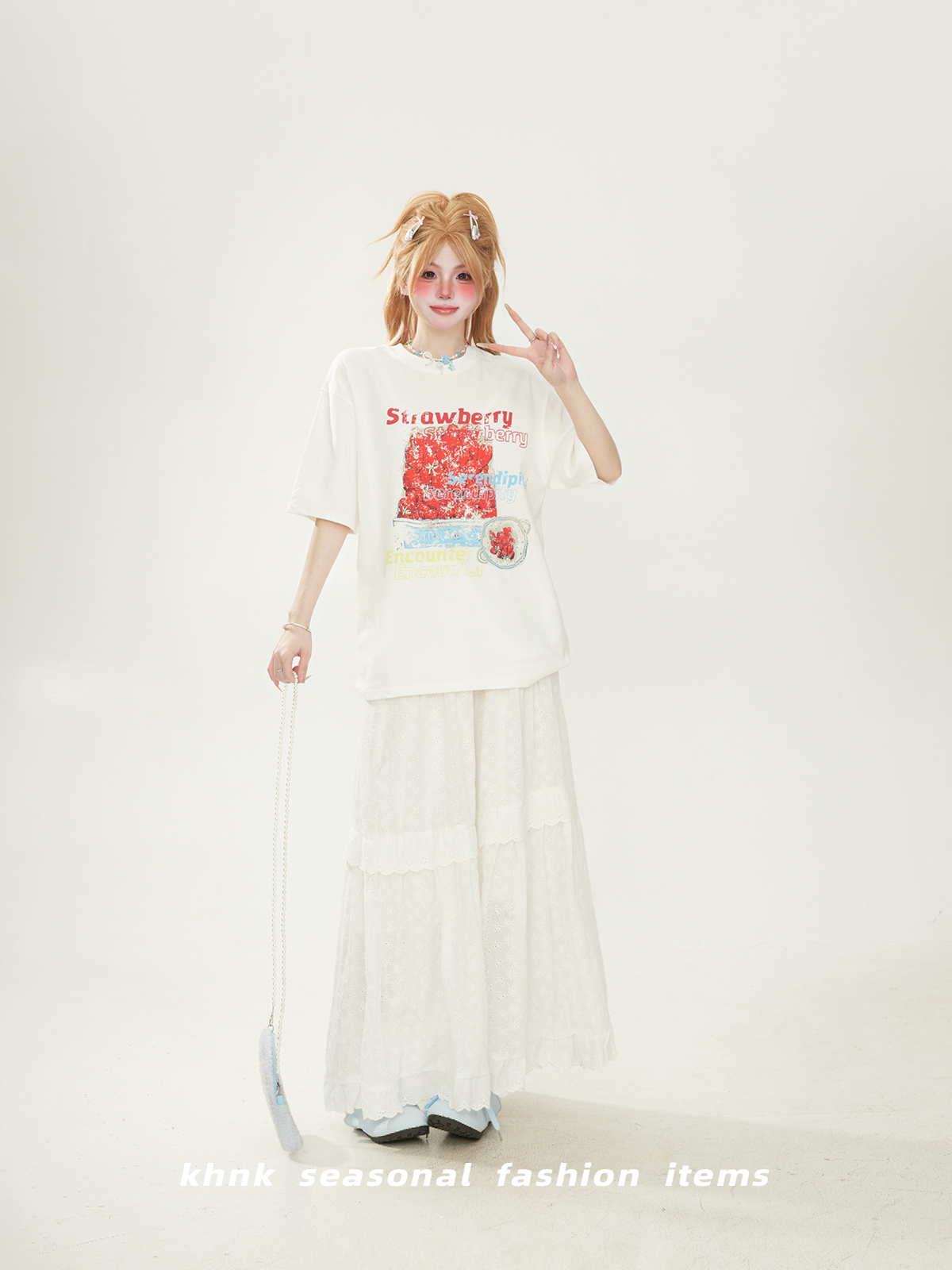 Strawberry Print Round Neck Short Sleeve Women's T-Shirt - 2025 Summer Loose White Top in Trendy Y2K Style