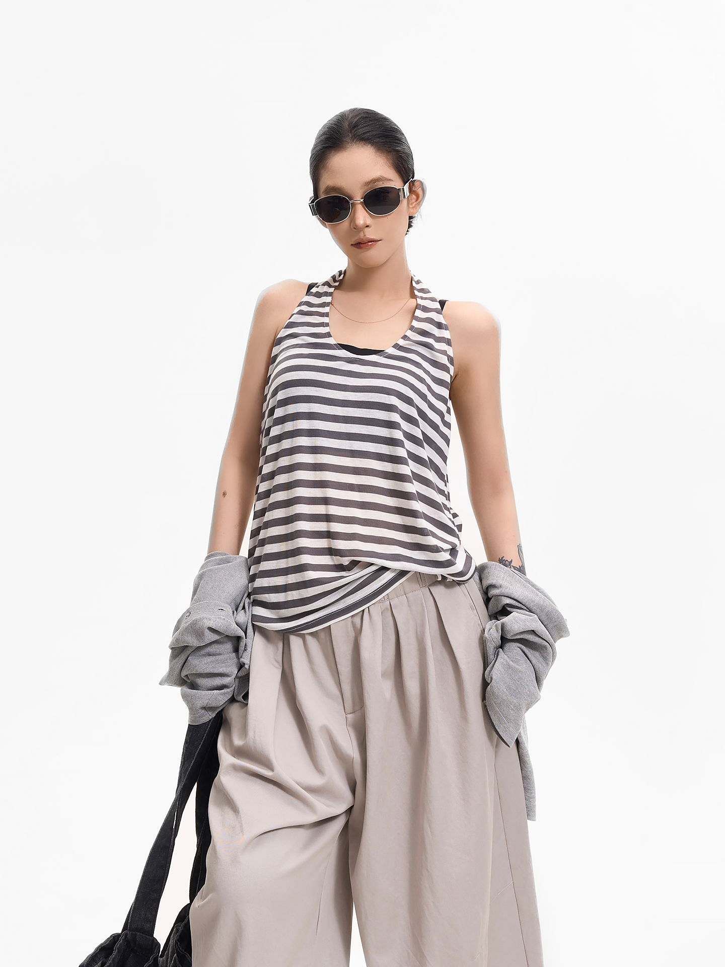 Striped Halter Sleeveless Off-Shoulder Tank Top for Women - Summer Casual Slimming Versatile Korean Style Fashion Striped Halter Sleeveless Off-Shoulder Tank Top for Women - Summer Casual Slimming Versatile Korean Style Fashion