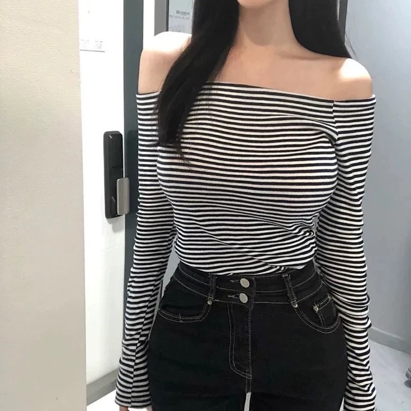 Striped Off-Shoulder Bodycon T-Shirt for Women - Long Sleeve, Sexy Tight-Fitting, Age-Reducing Korean Style Fashion Striped Off-Shoulder Bodycon T-Shirt for Women - Long Sleeve, Sexy Tight-Fitting, Age-Reducing Korean Style Fashion