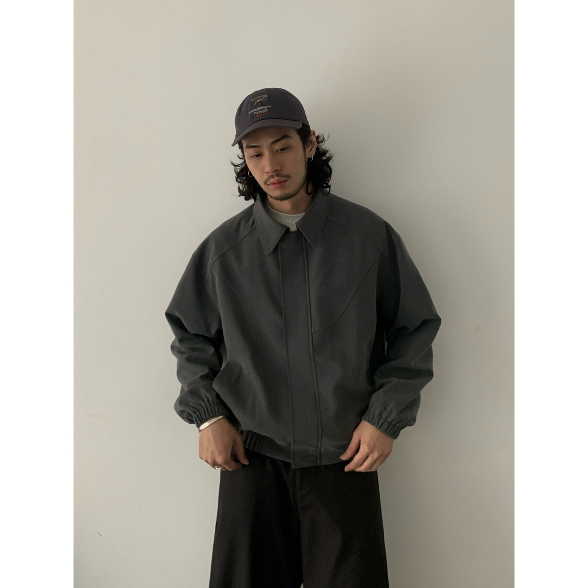 Structured Cut Minimalist Jacket for Men and Women - High-End Lapel Short Coat for Commuting, Fashionable Everyday Wear