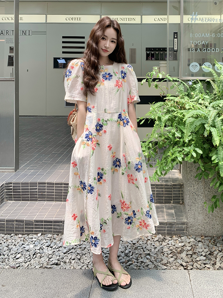 Stunning Puff Sleeve Floral Dress for Women - Waist-Cinching Long Dress in Light, Mature Style for Summer 2025, High-End Fashion Stunning Puff Sleeve Floral Dress for Women - Waist-Cinching Long Dress in Light, Mature Style for Summer 2025, High-End Fashion