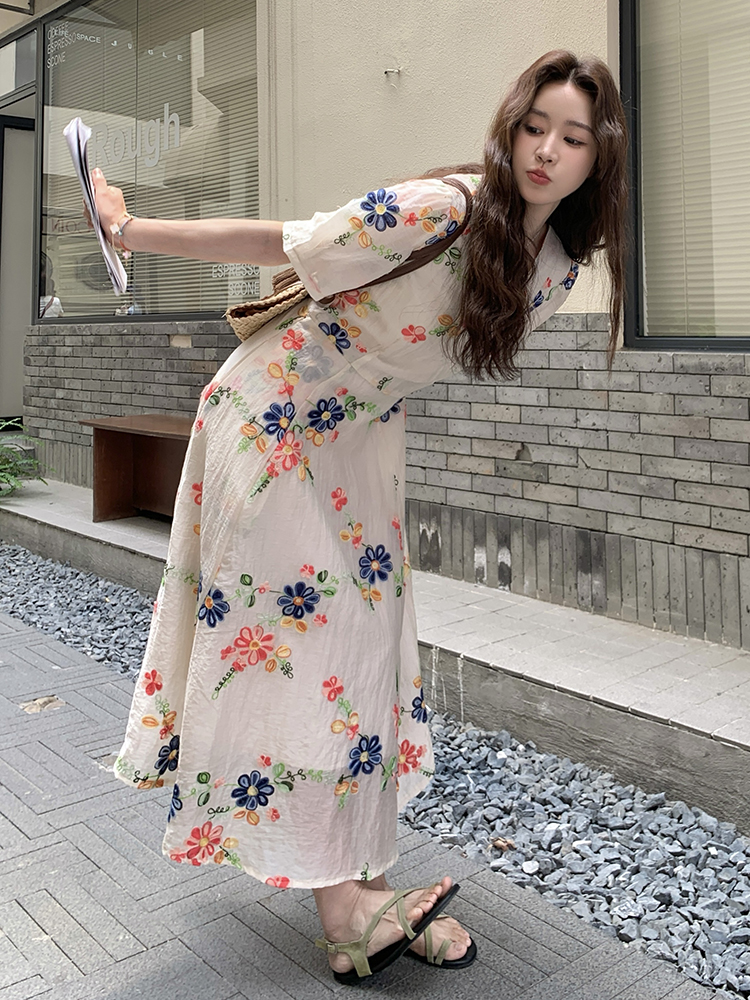 Stunning Puff Sleeve Floral Dress for Women - Waist-Cinching Long Dress in Light, Mature Style for Summer 2025, High-End Fashion Stunning Puff Sleeve Floral Dress for Women - Waist-Cinching Long Dress in Light, Mature Style for Summer 2025, High-End Fashion