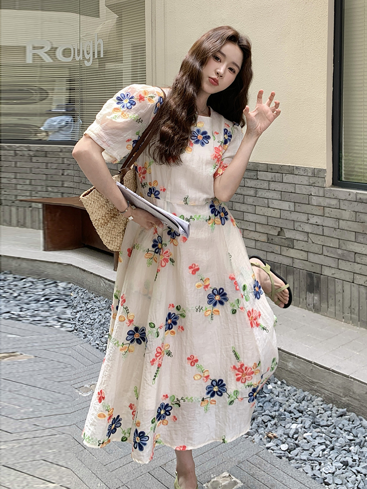 Stunning Puff Sleeve Floral Dress for Women - Waist-Cinching Long Dress in Light, Mature Style for Summer 2025, High-End Fashion Stunning Puff Sleeve Floral Dress for Women - Waist-Cinching Long Dress in Light, Mature Style for Summer 2025, High-End Fashion
