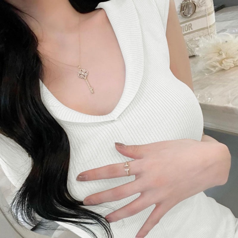 Stylish Korean V-Neck Slim-Fit Short Sleeve Knitted T-Shirt for Women - Versatile Casual Top for Y2K and 90s Fashion Lovers Stylish Korean V-Neck Slim-Fit Short Sleeve Knitted T-Shirt for Women - Versatile Casual Top for Y2K and 90s Fashion Lovers