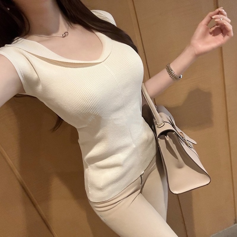 Stylish Korean V-Neck Slim-Fit Short Sleeve Knitted T-Shirt for Women - Versatile Casual Top for Y2K and 90s Fashion Lovers
