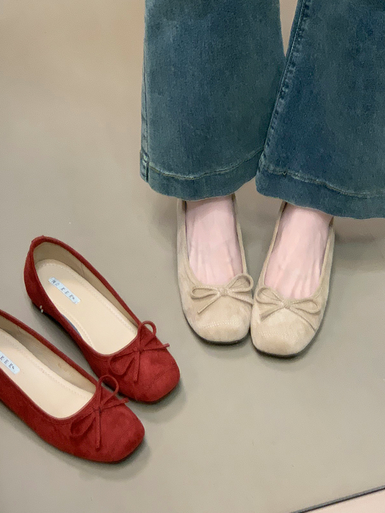 Suede Slip-On Ballet Flats with Low-Cut Design and Hidden Height Increase - Stylish Mary Jane Shoes for Everyday Wear Suede Slip-On Ballet Flats with Low-Cut Design and Hidden Height Increase - Stylish Mary Jane Shoes for Everyday Wear