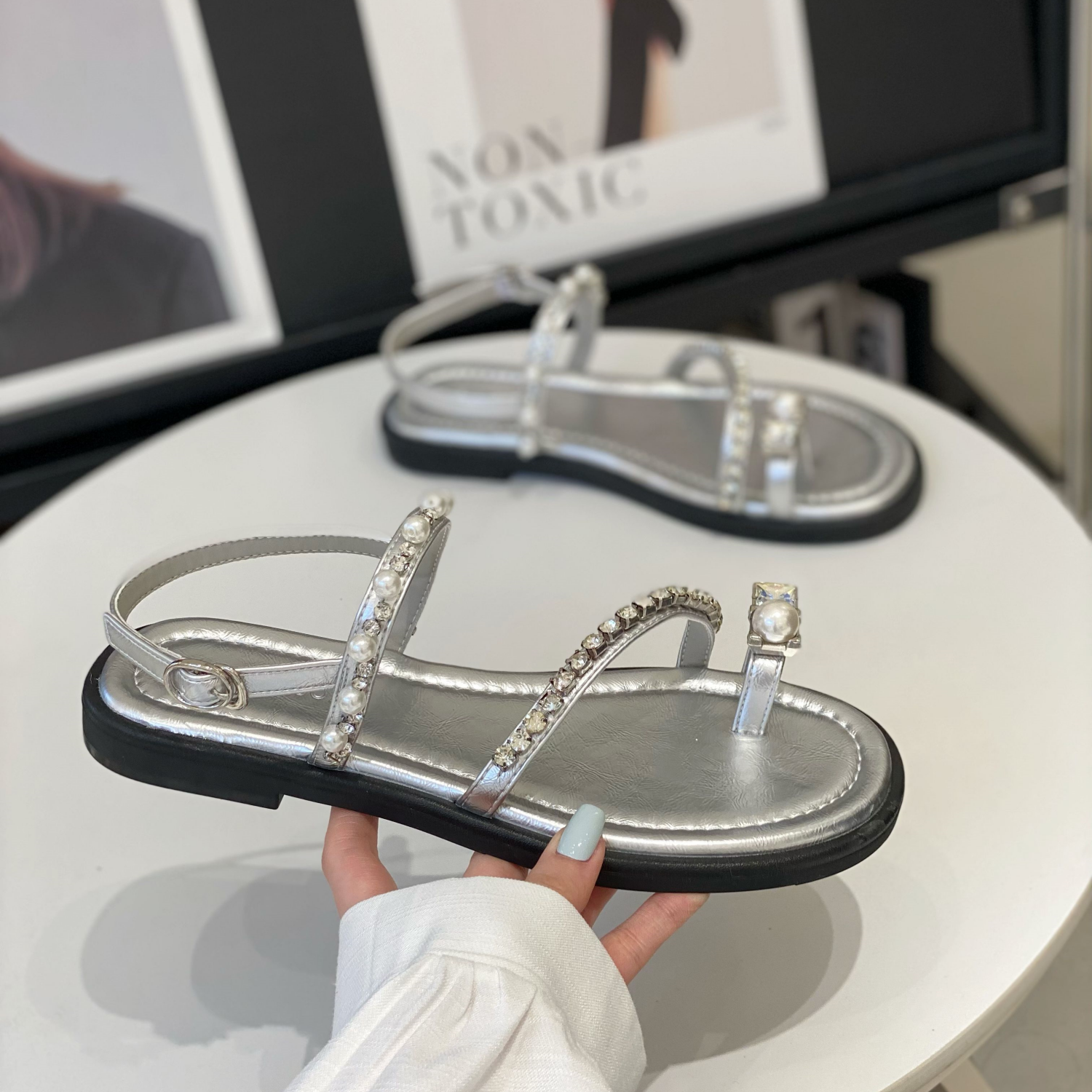 Summer 2025 Women's Diamond Pearl Toe-Post Sandals - Soft-Sole Thong Sandals, Stylish Beach Roman Shoes Summer 2025 Women's Diamond Pearl Toe-Post Sandals - Soft-Sole Thong Sandals, Stylish Beach Roman Shoes