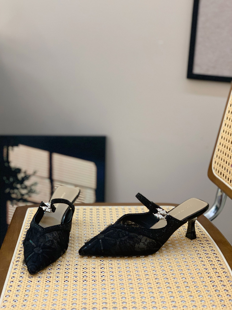 Summer 2025 Women’s Pointed Toe Lace Sequins Half Slippers - Fashionable Closed-Toe Thin Heels for Comfortable Elegance Summer 2025 Women’s Pointed Toe Lace Sequins Half Slippers - Fashionable Closed-Toe Thin Heels for Comfortable Elegance