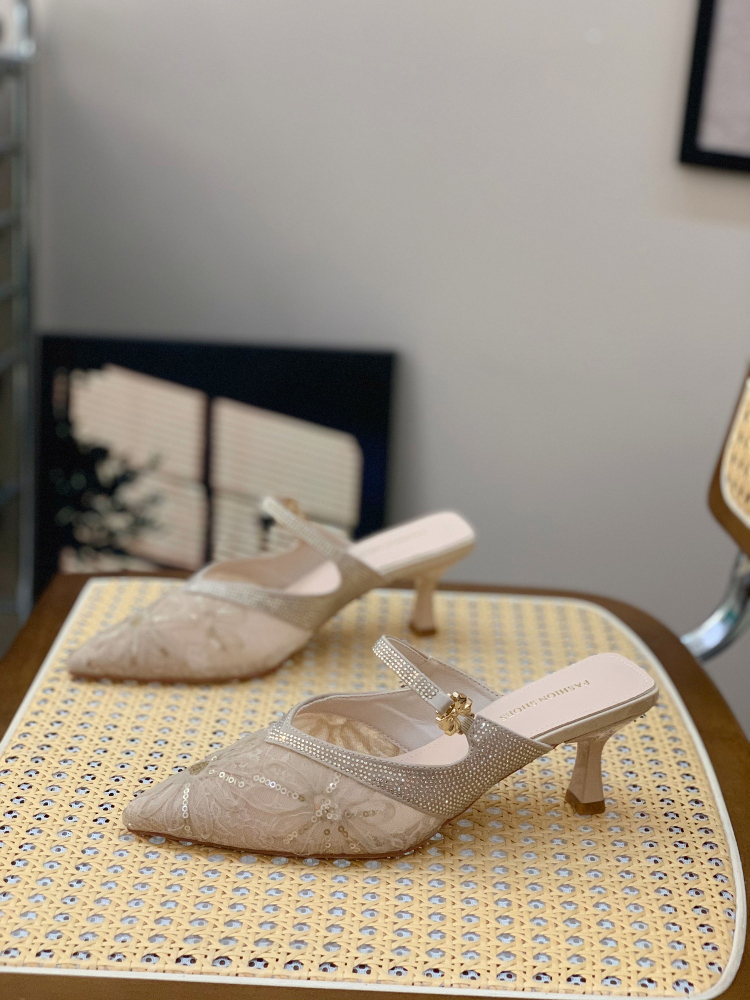 Summer 2025 Women’s Pointed Toe Lace Sequins Half Slippers - Fashionable Closed-Toe Thin Heels for Comfortable Elegance Summer 2025 Women’s Pointed Toe Lace Sequins Half Slippers - Fashionable Closed-Toe Thin Heels for Comfortable Elegance