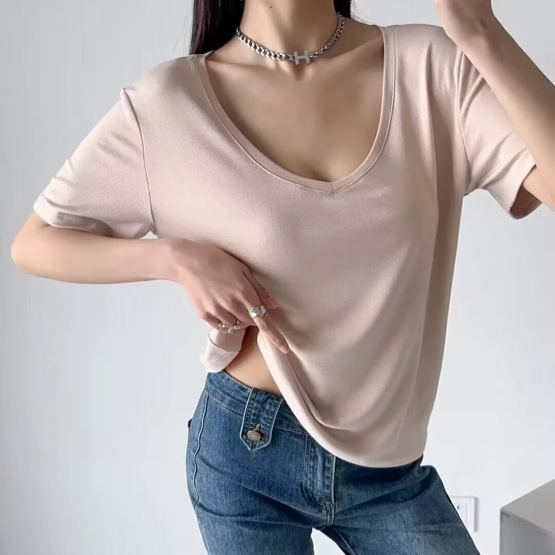 Summer 2025 Women's White V-Neck Short-Sleeve T-Shirt, Loose Fit Basic Top for Effortless Casual Style Summer 2025 Women's White V-Neck Short-Sleeve T-Shirt, Loose Fit Basic Top for Effortless Casual Style