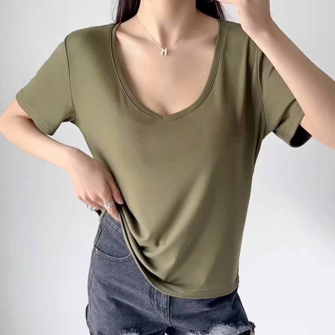 Summer 2025 Women's White V-Neck Short-Sleeve T-Shirt, Loose Fit Basic Top for Effortless Casual Style Summer 2025 Women's White V-Neck Short-Sleeve T-Shirt, Loose Fit Basic Top for Effortless Casual Style