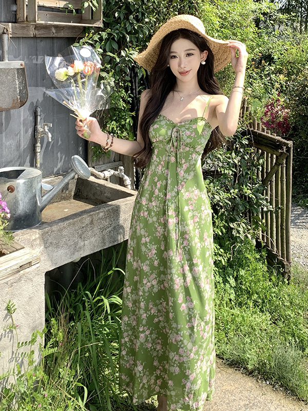Summer Green Floral Spaghetti Strap Long Dress - Waist-Defining, Slimming Design for French Countryside Vacation Style