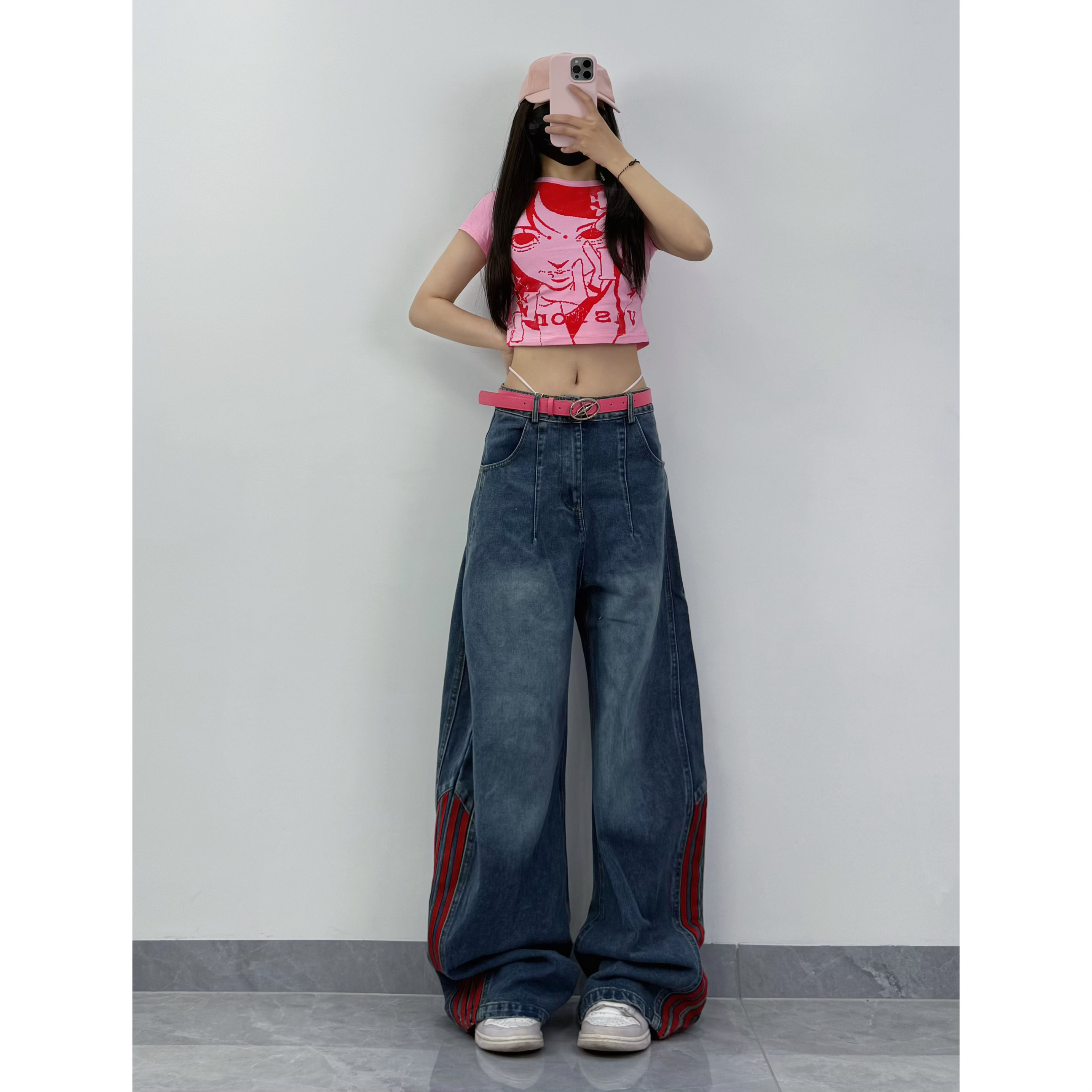 Sweet and Spicy Girl Dance Outfit - Jazz Pink Printed Crop Top with Dark Blue Side Stripe Jeans - Y2K Style Sweet and Spicy Girl Dance Outfit - Jazz Pink Printed Crop Top with Dark Blue Side Stripe Jeans - Y2K Style