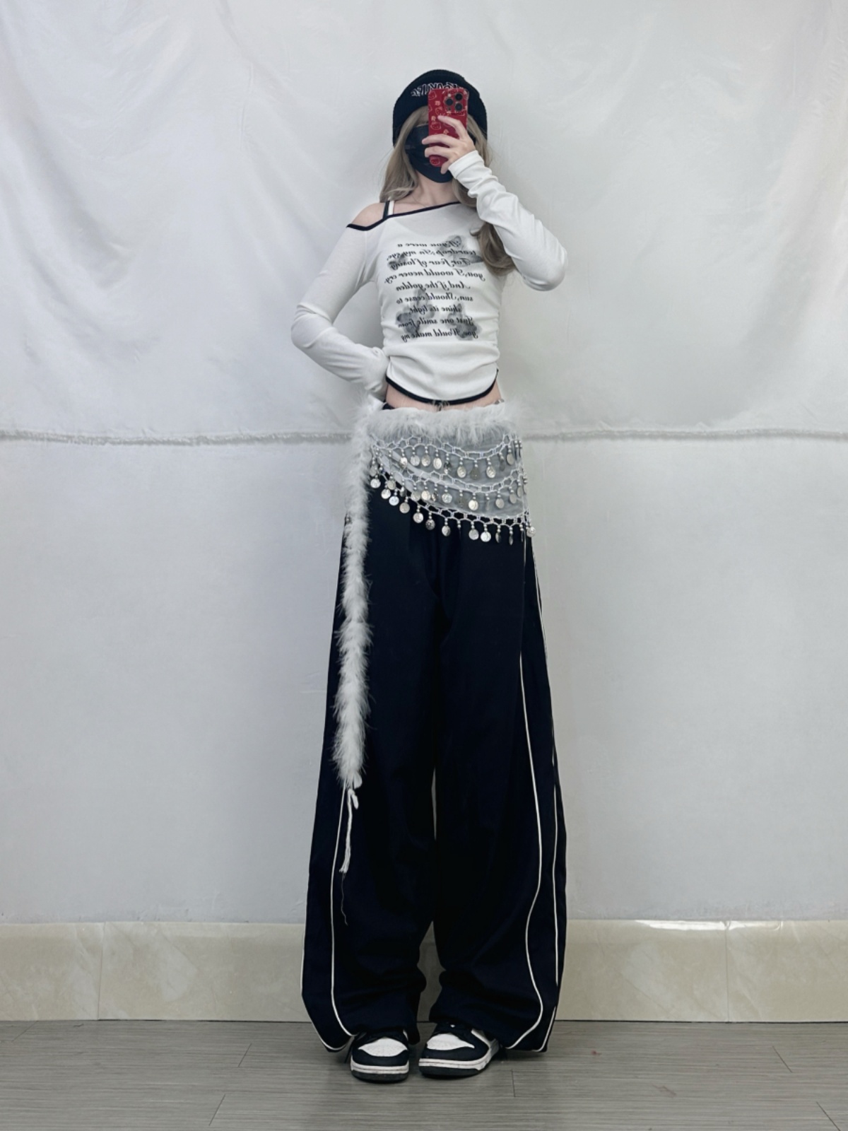 Sweet and Spicy K-Pop Off-Shoulder Dance Top - Fitted Long Sleeve Sexy T-Shirt for Girls