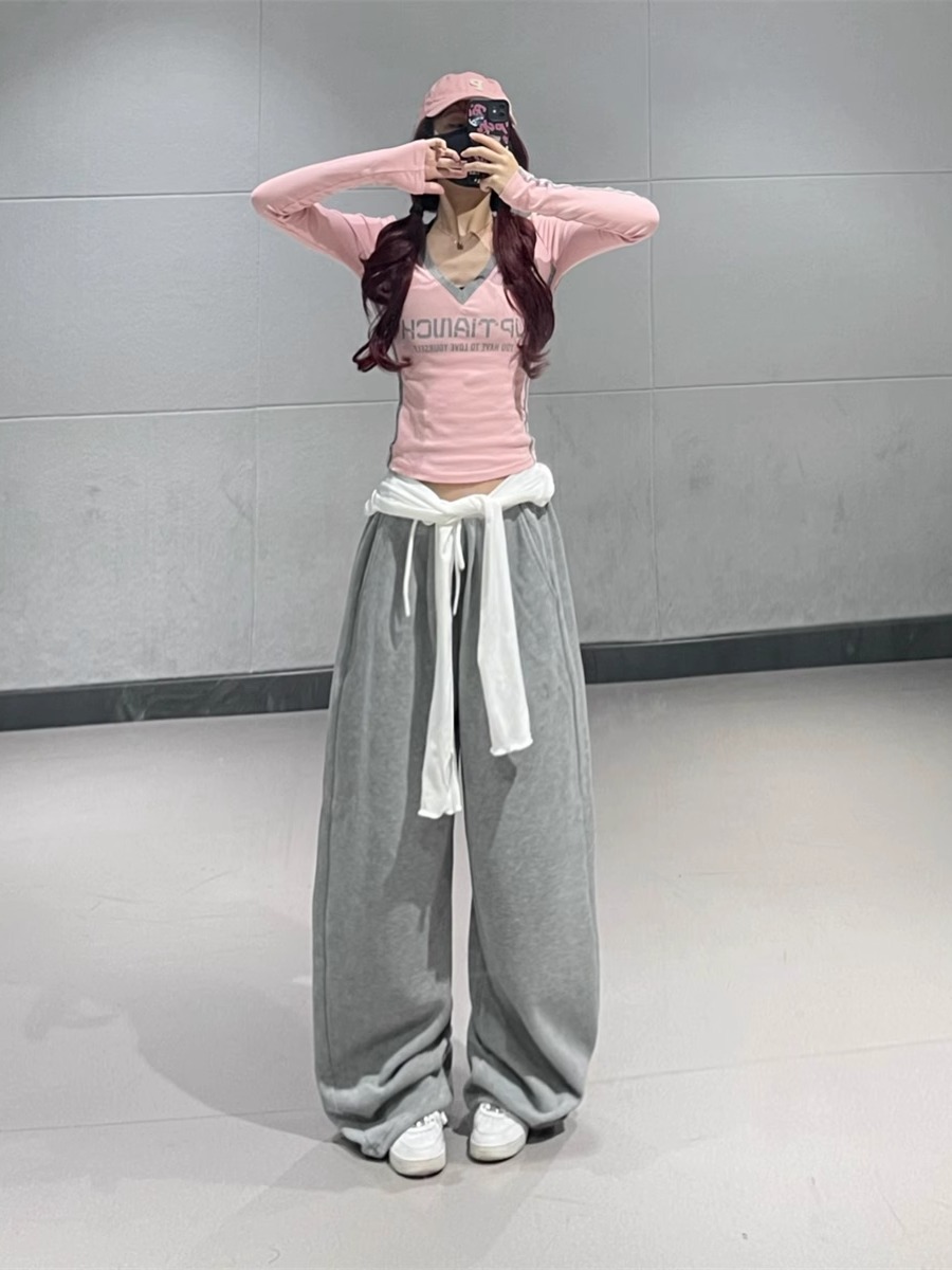 Sweet and Spicy Pink V-Neck Long Sleeve Color-Block T-Shirt for Women - Tight Fit Sports Jersey for Jazz Dance