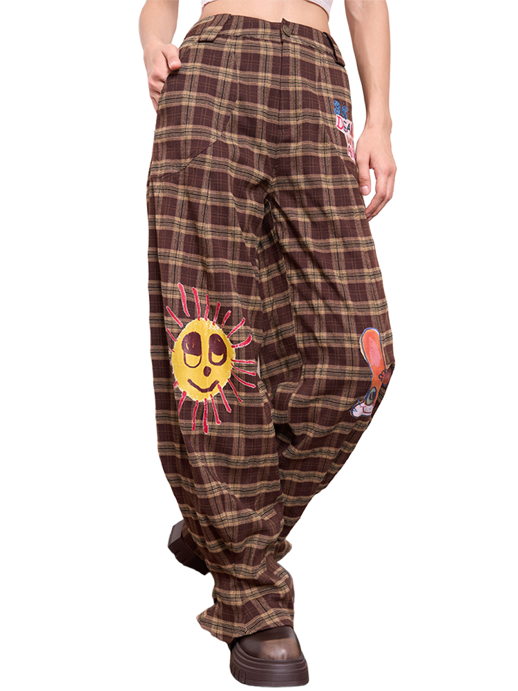 Tapered Loose Casual Pants in Brown-Yellow Plaid with Graffiti Print – Trendy Y2K Style Streetwear for an Artistic Look Tapered Loose Casual Pants in Brown-Yellow Plaid with Graffiti Print – Trendy Y2K Style Streetwear for an Artistic Look