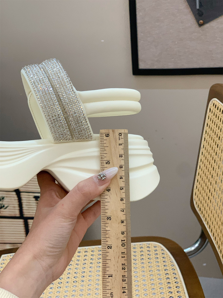 Thick-Soled Casual Sandals for Women, 2025 Summer Style, Height-Increasing and Slimming Design, Versatile Footwear for Petite Figures Thick-Soled Casual Sandals for Women, 2025 Summer Style, Height-Increasing and Slimming Design, Versatile Footwear for Petite Figures