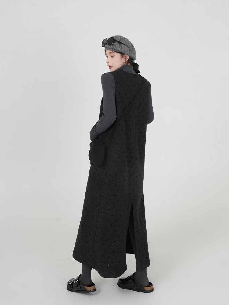 Thickened Black Polka Dot Suspender Dress for Women - Korean Style Long Loose Dress for Autumn & Winter Fashion Thickened Black Polka Dot Suspender Dress for Women - Korean Style Long Loose Dress for Autumn & Winter Fashion