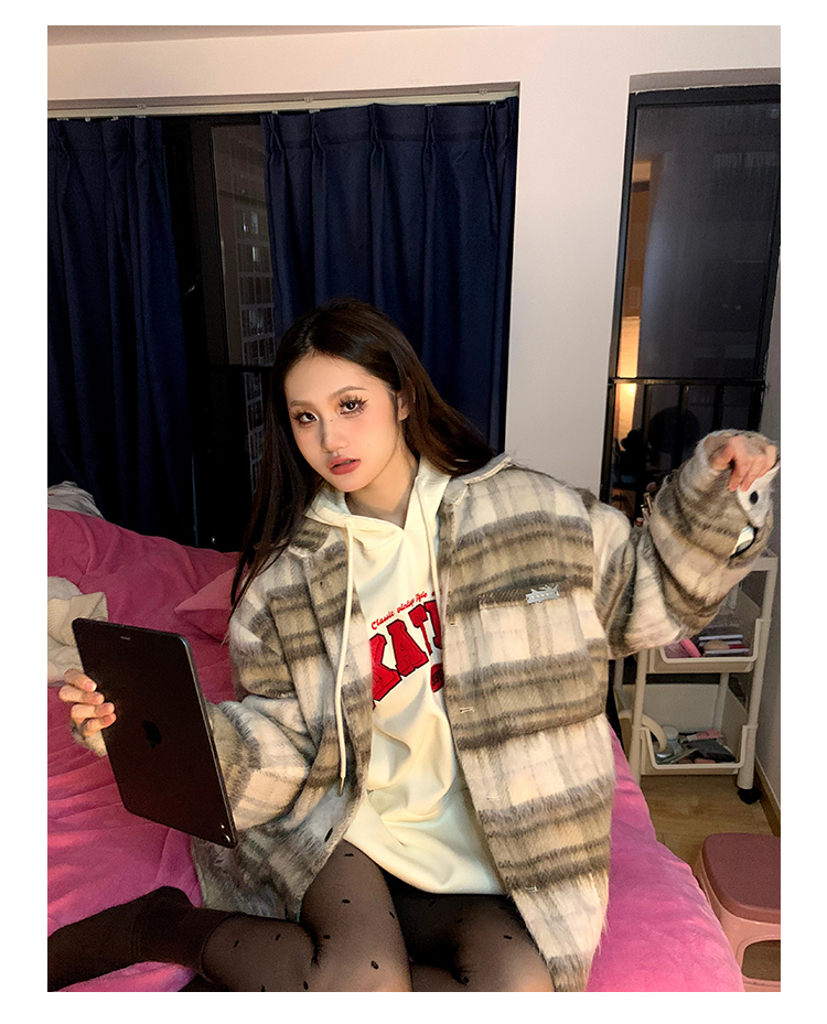 Thickened Woolen Plaid Striped Shirt Jacket for Women - Unique Design for Autumn and Winter Style Thickened Woolen Plaid Striped Shirt Jacket for Women - Unique Design for Autumn and Winter Style