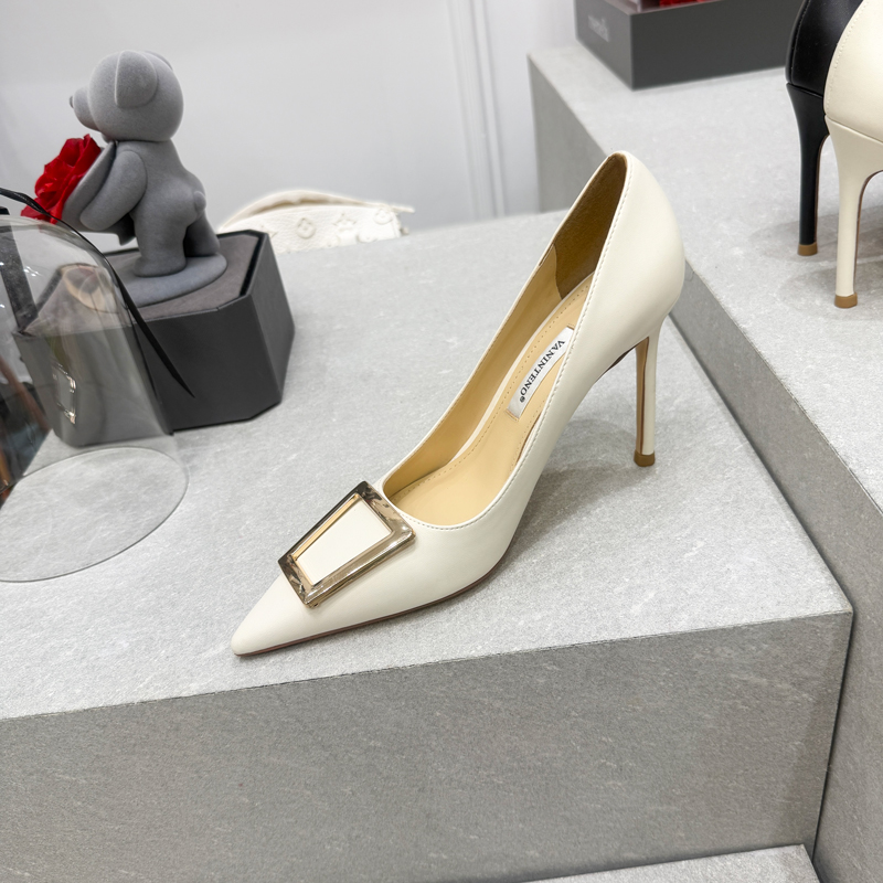 Thin-Heeled Pointed Toe Black High-Heeled Shoes with Square Buckle for Women - Chic Commuting Style, Perfect for Annual Meetings