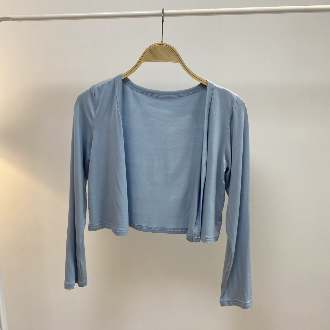 Tie-Dye Sheer Long Sleeve Crop Top & Navy Blue Cargo Pants Set - Sexy Jazz Dance Sports Outfit for Women Tie-Dye Sheer Long Sleeve Crop Top & Navy Blue Cargo Pants Set - Sexy Jazz Dance Sports Outfit for Women