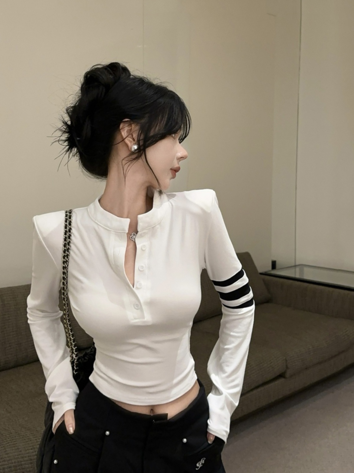 Tight-Fitting Long Sleeve T-Shirt with Shoulder Pads for Spring Music Festivals - K-Pop Inspired Jazz Dance Top for Spicy Girls Tight-Fitting Long Sleeve T-Shirt with Shoulder Pads for Spring Music Festivals - K-Pop Inspired Jazz Dance Top for Spicy Girls