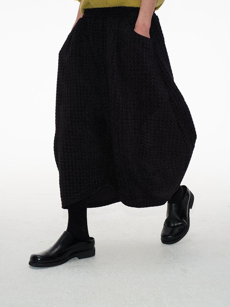 Top Layer Cowhide Ripple Wind Mules with Sheepskin Lining – Streamlined Leather Slippers for Stylish Comfort Top Layer Cowhide Ripple Wind Mules with Sheepskin Lining – Streamlined Leather Slippers for Stylish Comfort