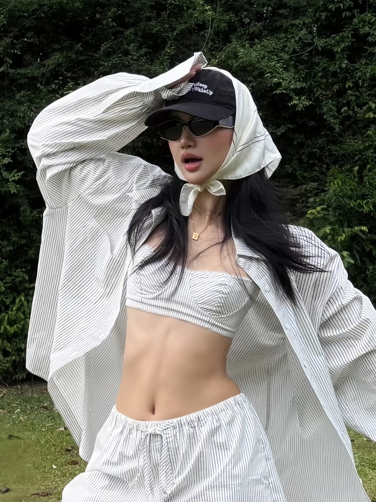 Trendy Black and White Color-Block Cat-Eye Sunglasses for Women - Retro European American Style, Fashionable Sun Protection Trendy Black and White Color-Block Cat-Eye Sunglasses for Women - Retro European American Style, Fashionable Sun Protection