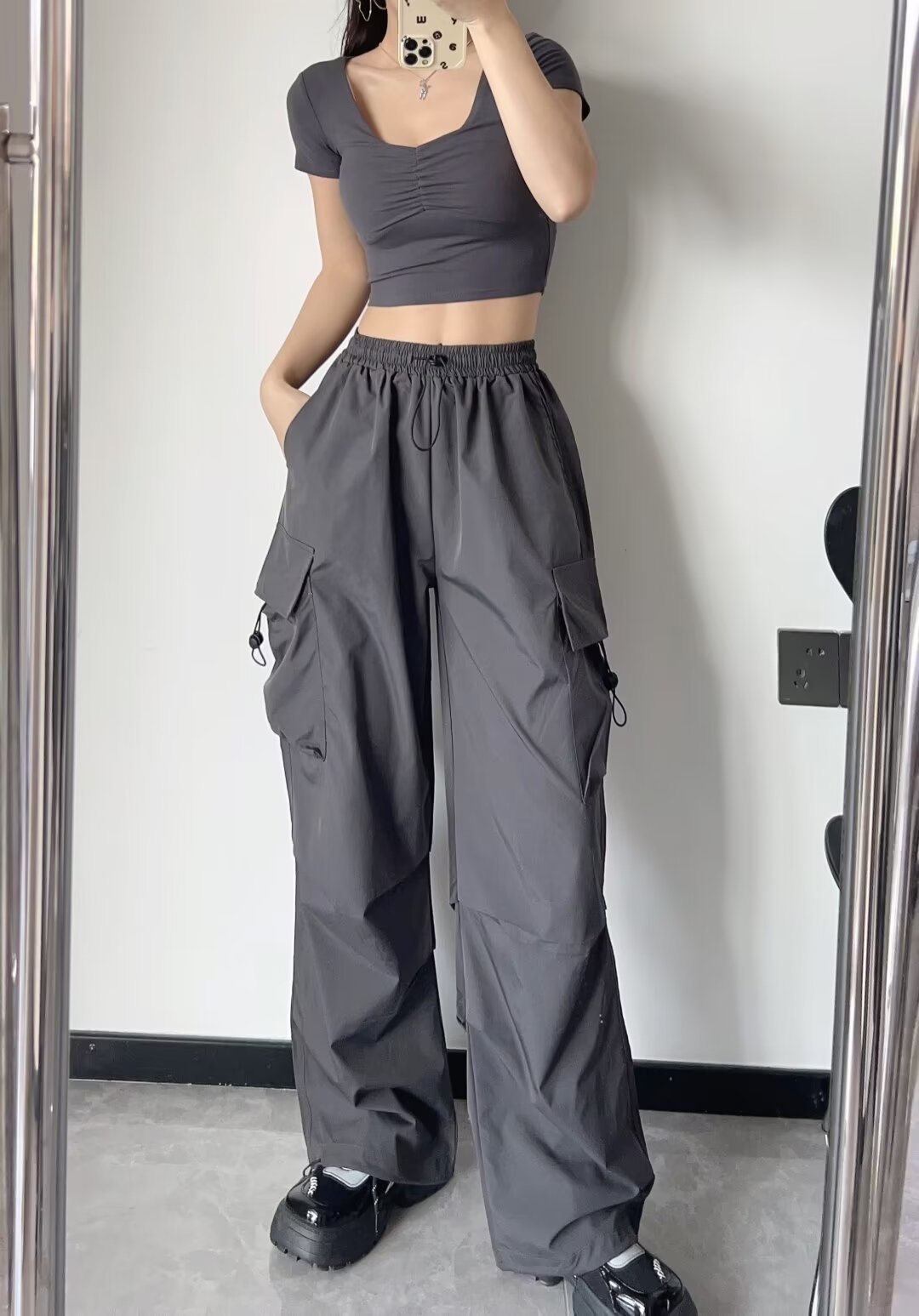 Trendy Black Wide-Leg Cargo Pants for Women - K-Pop Inspired Loose Casual Tactical Street Dance Style Trendy Black Wide-Leg Cargo Pants for Women - K-Pop Inspired Loose Casual Tactical Street Dance Style