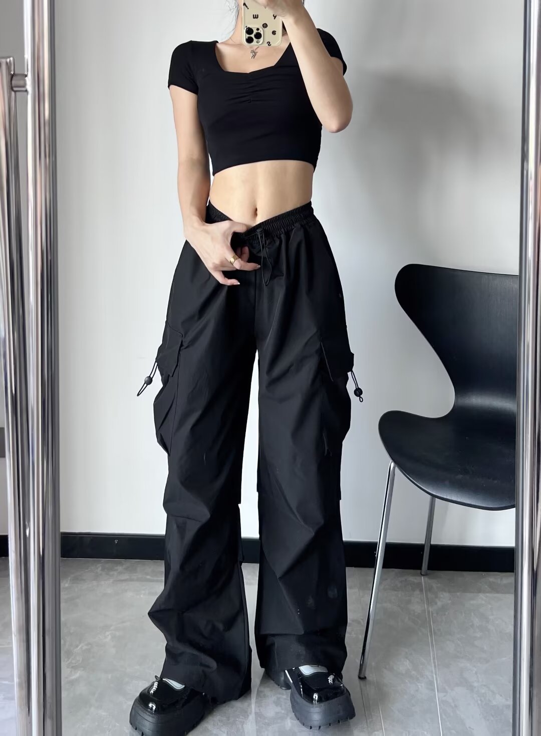 Trendy Black Wide-Leg Cargo Pants for Women - K-Pop Inspired Loose Casual Tactical Street Dance Style