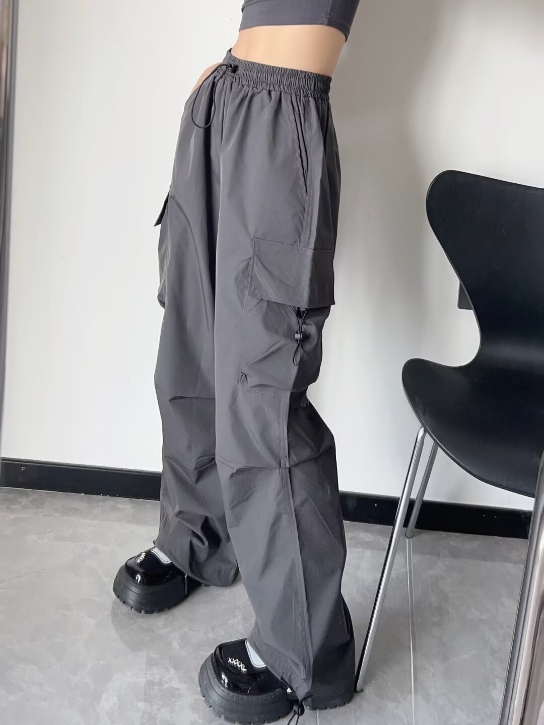 Trendy Black Wide-Leg Cargo Pants for Women - K-Pop Inspired Loose Casual Tactical Street Dance Style Trendy Black Wide-Leg Cargo Pants for Women - K-Pop Inspired Loose Casual Tactical Street Dance Style