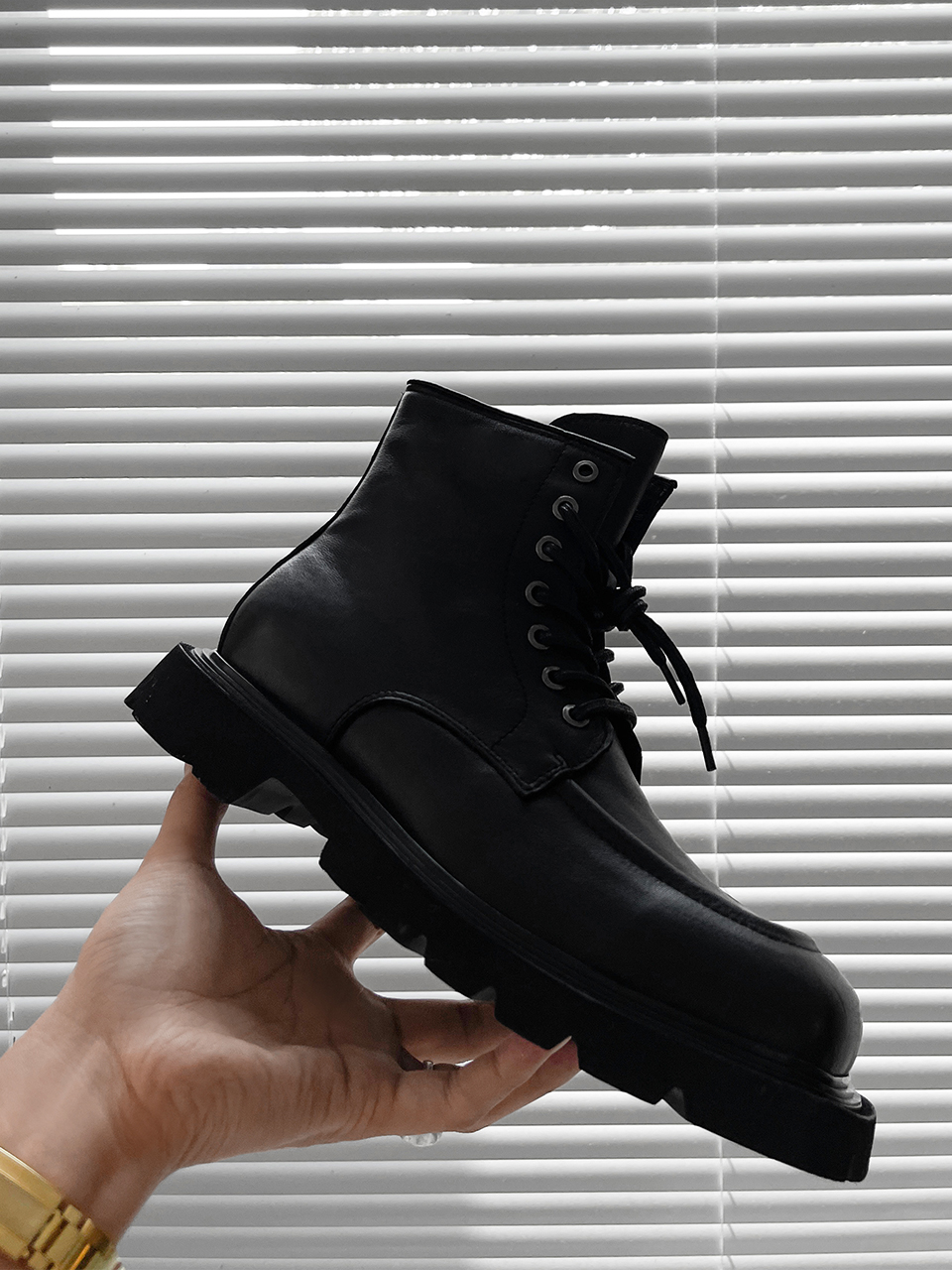 Trendy British Minimalist Thick-Soled Height-Increasing Square-Toe Leather Martin Boots for 2022 Fashion Trendy British Minimalist Thick-Soled Height-Increasing Square-Toe Leather Martin Boots for 2022 Fashion